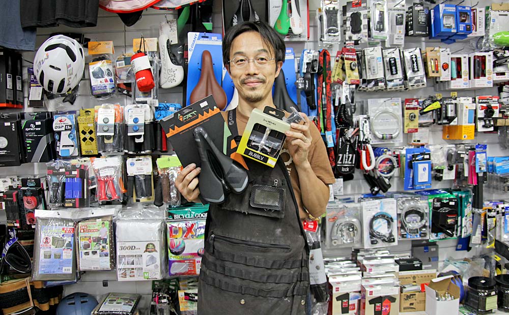 鳴木屋輪店で取り扱っているパーツの写真